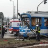 13 osób poszkodowanych po zderzeniu ciężarówki z tramwajem [zdjęcia ]