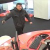 Poszukiwany sprawca napadu na placówkę bankową przy ul. Królewskiej [ zdjęcia ]
